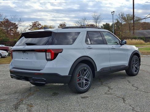 New 2026 Ford Explorer ST-Line w/ ST-Line Street Pack image 3
