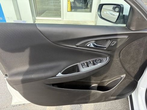 Certified 2024 Chevrolet Malibu LT image 12