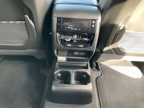 Used 2023 Jeep Grand Cherokee L Laredo image 35