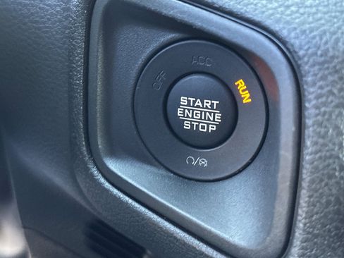 Used 2024 Jeep Wrangler Unlimited image 27