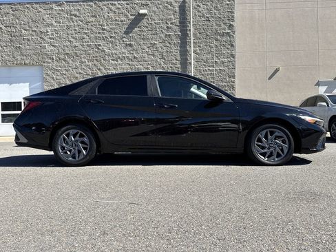 Used 2024 Hyundai Elantra SEL image 6