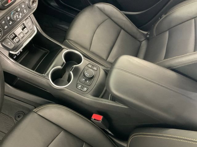 Used 2020 GMC Terrain SLT w/ LPO, Floor Liner Package FWD image 18