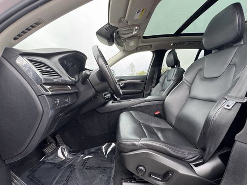 Used 2018 Volvo XC90 T5 Momentum w/ Convenience Package image 12