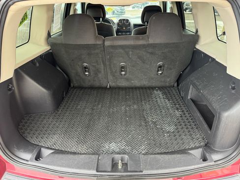 Used 2015 Jeep Patriot Latitude image 9