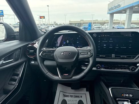 Used 2025 Chevrolet Equinox RS w/ Safety and Technology Package AWD/4WD image 17