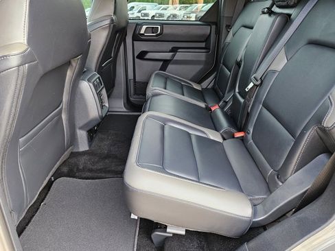 Used 2025 Ford Bronco Outer Banks AWD/4WD image 17