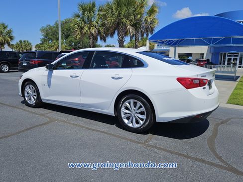 Used 2025 Chevrolet Malibu LT FWD image 3
