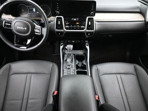 Used 2023 Kia Sorento S image 15