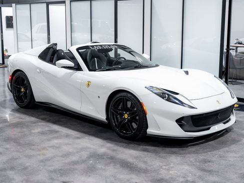 Used 2023 Ferrari 812 GTS RWD image 7