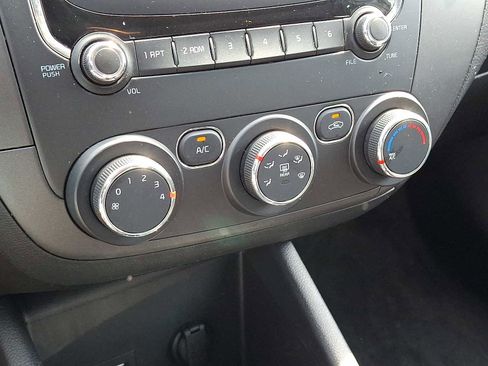 Used 2017 Kia Forte LX image 14