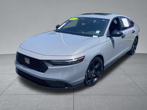 Used 2025 Honda Accord Sport image 2