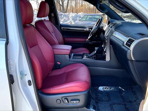 Used 2020 Lexus GX 460 Luxury w/ Off Road Package image 9