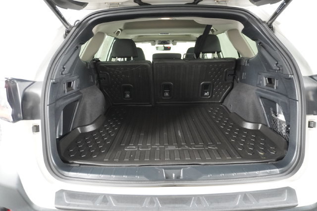Used 2022 Subaru Outback Premium AWD/4WD image 37
