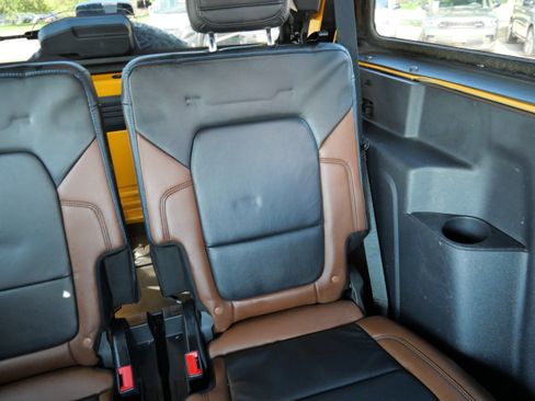 Used 2021 Ford Bronco Outer Banks w/ Sasquatch Package AWD/4WD image 14