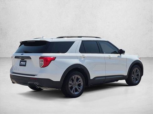Used 2022 Ford Explorer XLT w/ Equipment Group 202A RWD image 5
