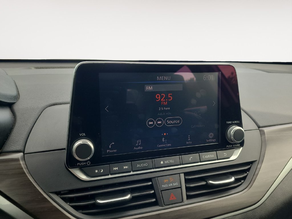 Used 2024 Nissan Altima 2.5 SV FWD image 19