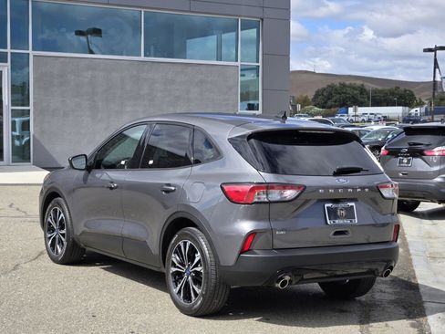 Certified 2022 Ford Escape SE w/ SE Sport Appearance Package image 6