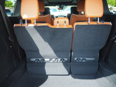 New 2026 Chrysler Pacifica Pinnacle image 10