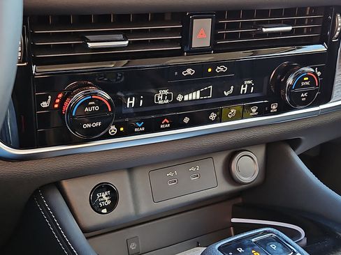 New 2026 Nissan Rogue Platinum w/ Platinum Premium Package image 14