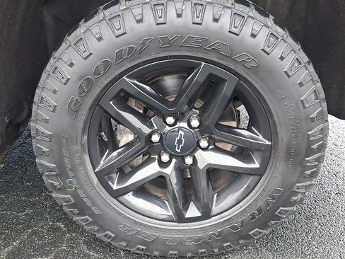 Certified 2022 Chevrolet Silverado 1500 Custom Trail Boss w/ LPO, Dark Essentials Package image 8