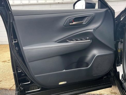 Used 2026 Toyota Crown Limited w/ Advanced Technology Package image 28