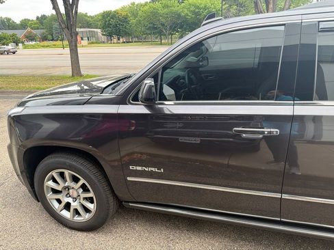 Used 2017 GMC Yukon Denali AWD/4WD image 2