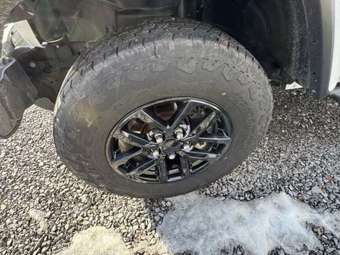 Used 2022 Jeep Gladiator Sport image 45