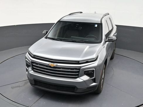 Used 2026 Chevrolet Traverse LT FWD image 18