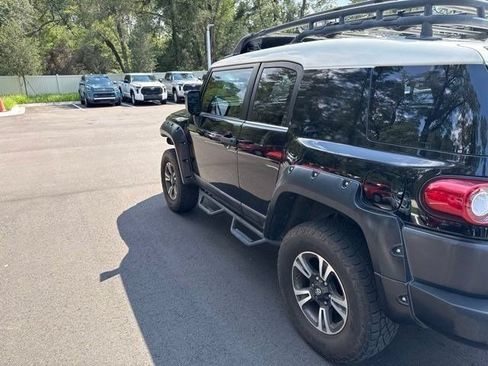 Used 2014 Toyota FJ Cruiser 4WD w/ Upgrade Package image 8