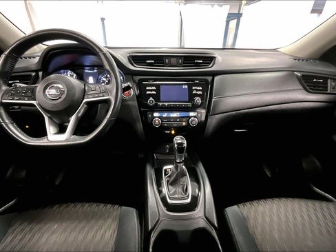 Used 2017 Nissan Rogue SV image 14