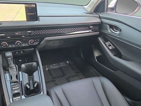 Used 2025 Honda Accord Touring image 14