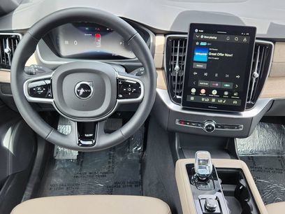 New 2026 Volvo XC90 B5 Plus