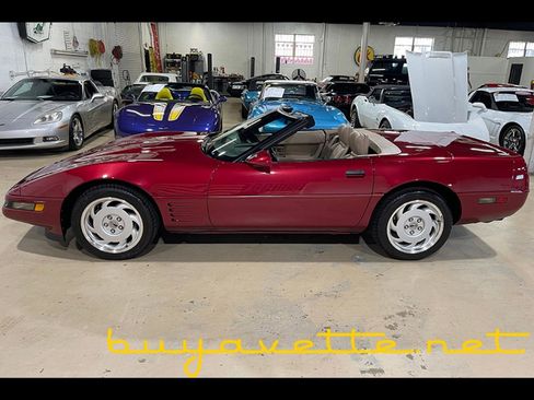 Used 1992 Chevrolet Corvette Convertible image 8