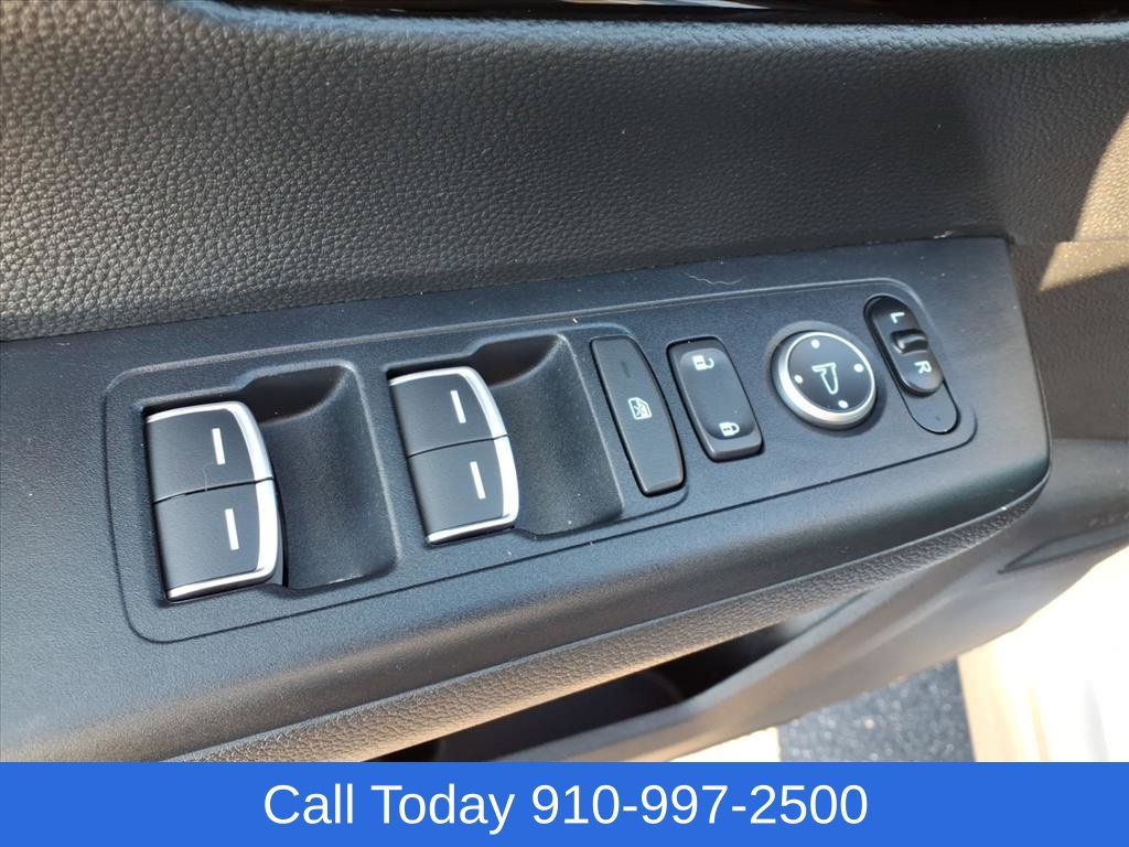 Used 2025 Honda CR-V EX-L image 12