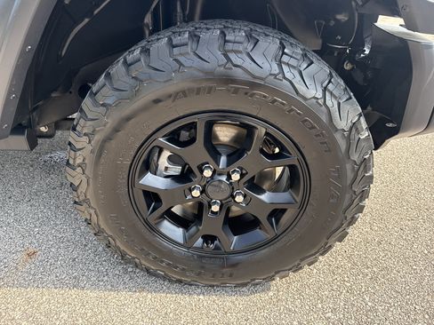 Used 2020 Jeep Wrangler Sport AWD/4WD image 12