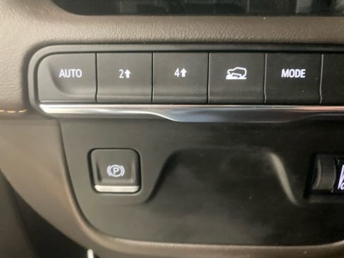 Used 2023 Cadillac Escalade Premium Luxury image 31