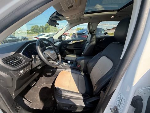 Used 2021 Ford Escape Titanium w/ Titanium Elite Package FWD image 12