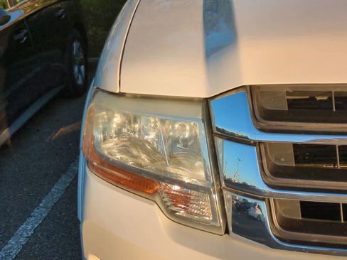 Used 2015 Ford Expedition EL XLT w/ Equipment Group 202A image 6