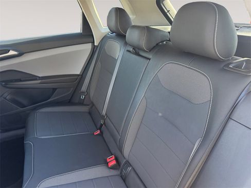 Used 2024 Volkswagen Taos SE image 13