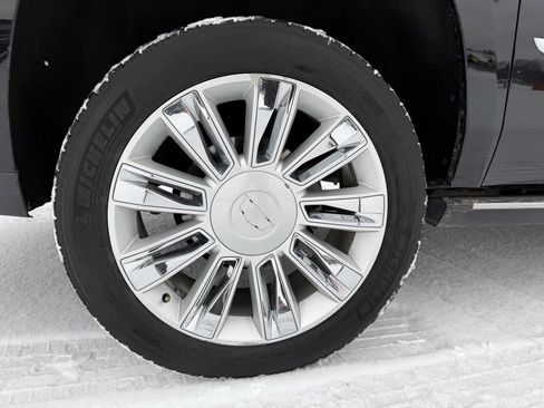 Used 2015 Cadillac Escalade ESV Platinum image 17