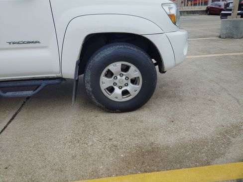 Used 2011 Toyota Tacoma 4x4 Double Cab image 9