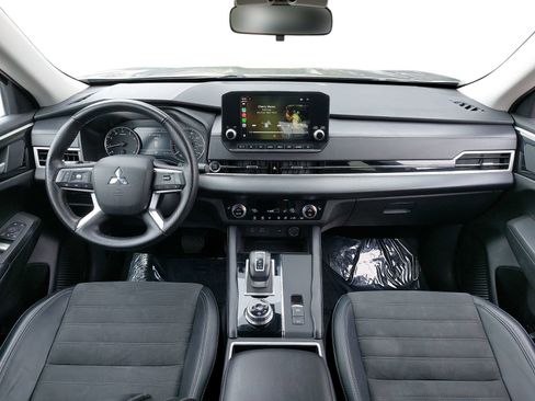 Used 2024 Mitsubishi Outlander SE AWD/4WD image 9