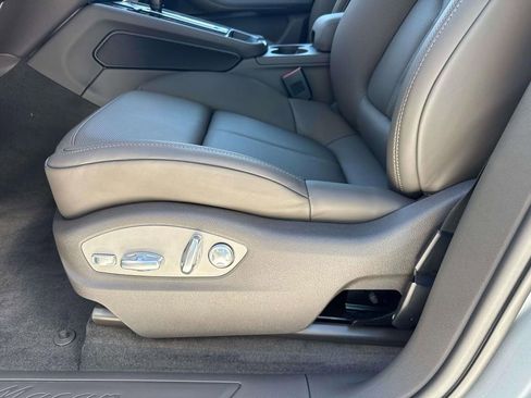 New 2026 Porsche Macan AWD/4WD image 21