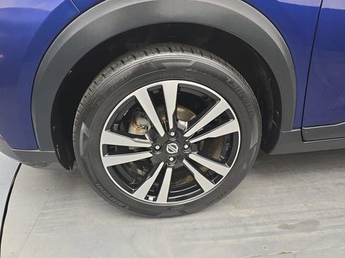 Used 2019 Nissan Kicks SV FWD image 16