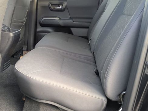 Used 2017 Toyota Tacoma TRD Off-Road image 21