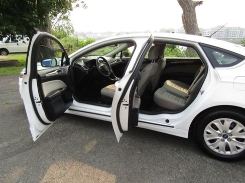 Used 2019 Ford Fusion S FWD image 21