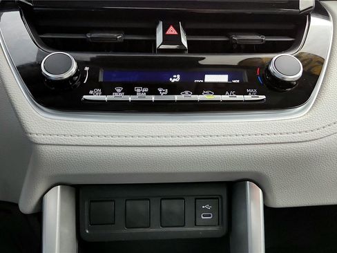 Certified 2023 Toyota Corolla Cross L image 38