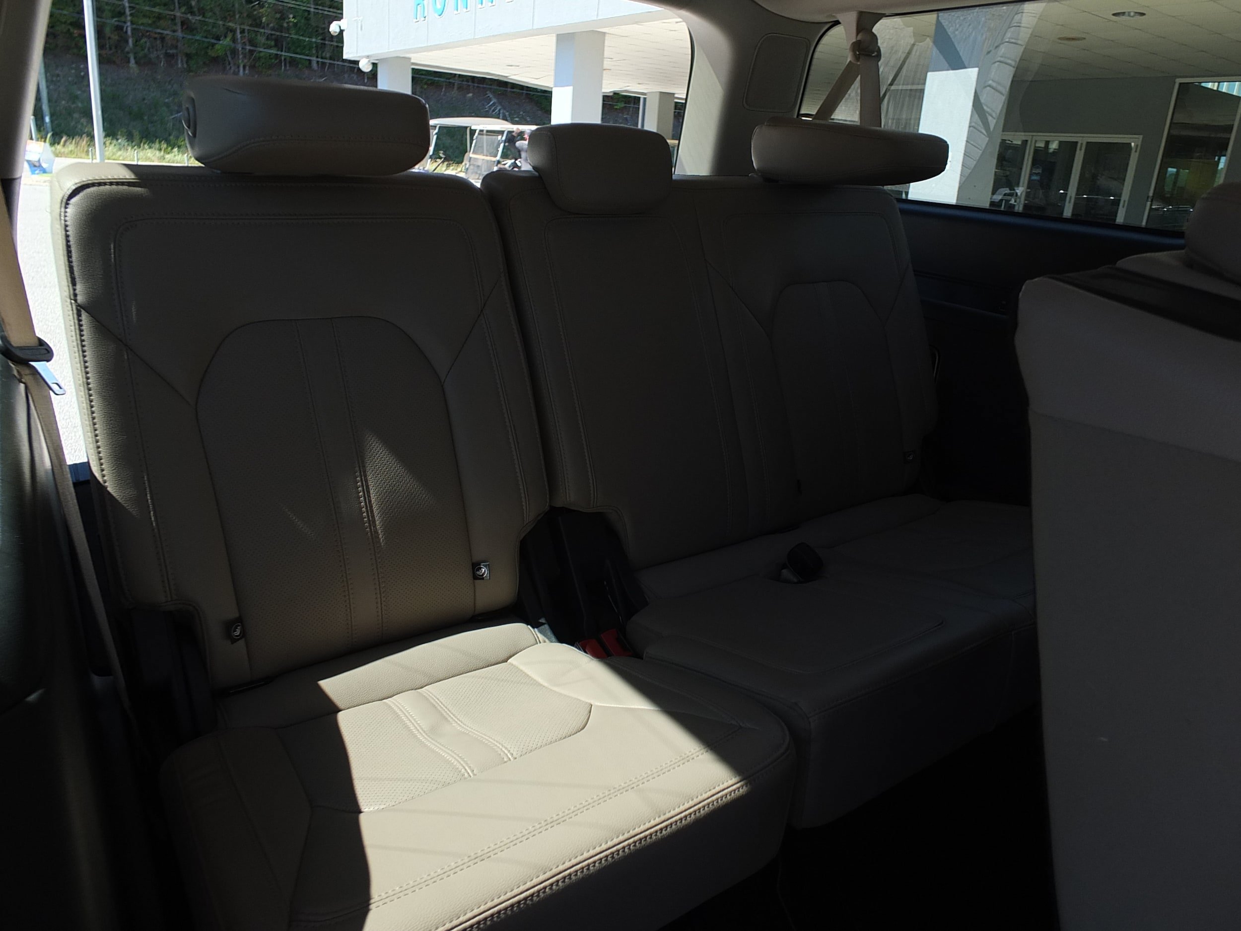 Used 2024 Ford Expedition Max Limited AWD/4WD image 16