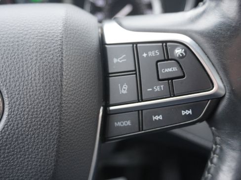 Used 2021 Toyota Highlander Limited image 12