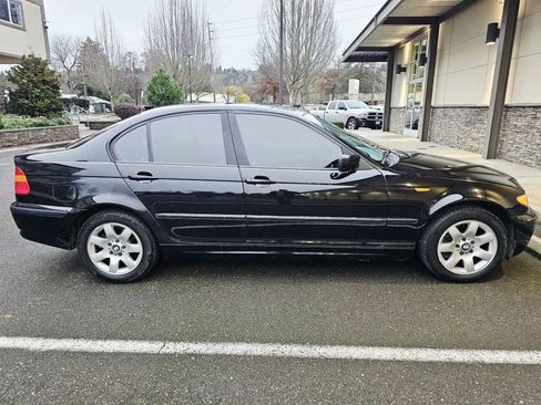 Used 2002 BMW 325xi Sedan AWD/4WD image 6